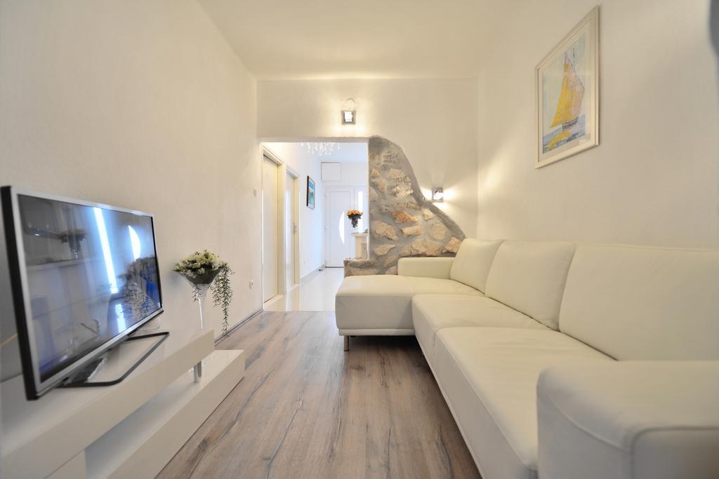 Villa Sarah Supetar Ngoại thất bức ảnh