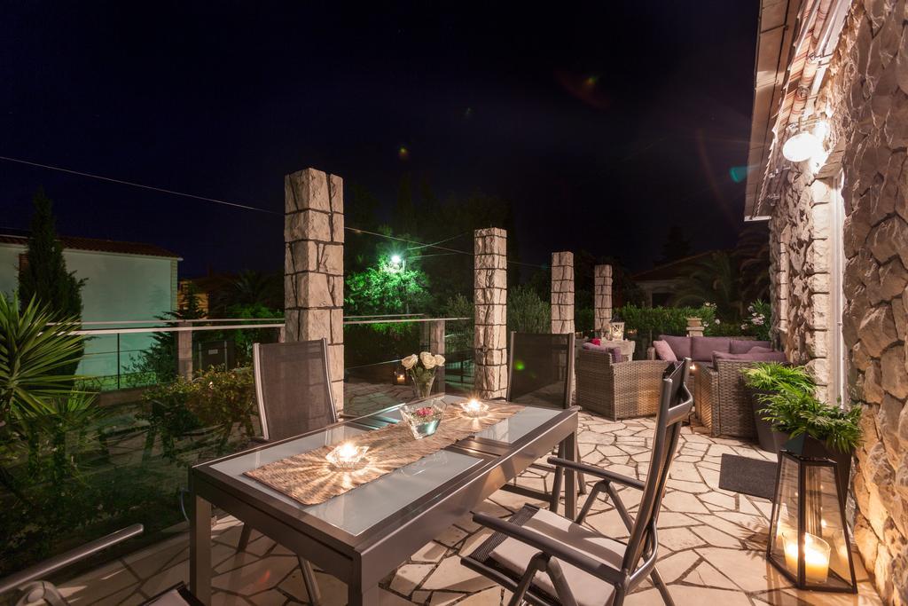 Villa Sarah Supetar Ngoại thất bức ảnh