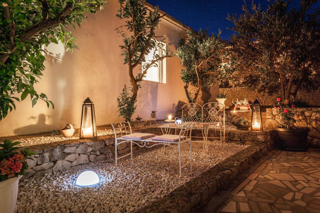 Villa Sarah Supetar Ngoại thất bức ảnh